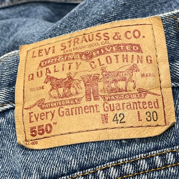 Vintage Y2K Levis 550 Relaxed Jeans 42x30 (40x29.5) Blue 100 Cotton Distress Hem - Picture 3 of 7